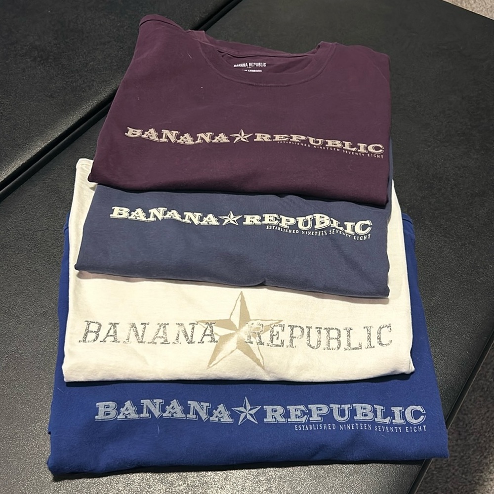 4! Men’s banana republic tshirts in mint condition